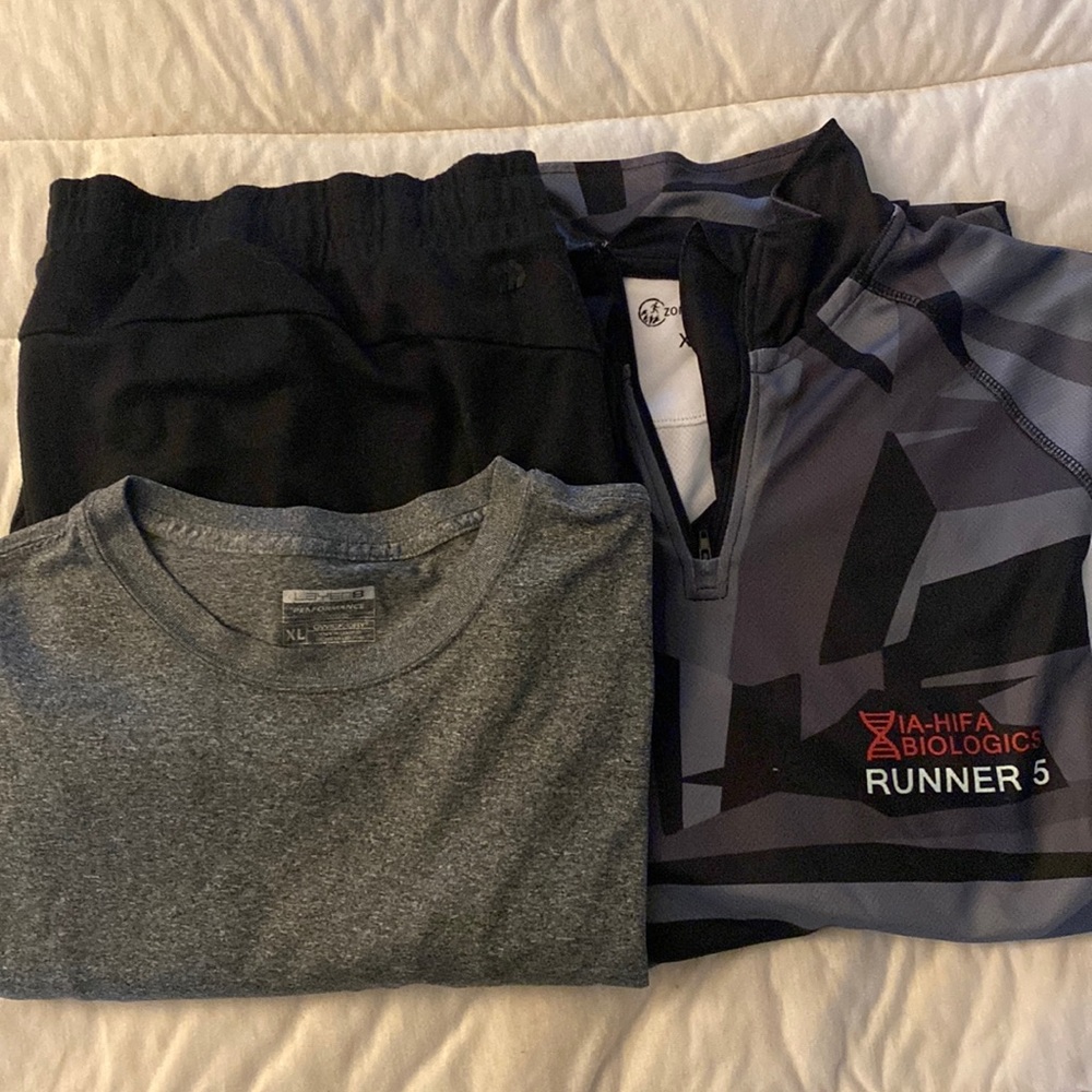 XL Jogging bundle! (Pants, shirt, and 1/4 zip pullover)